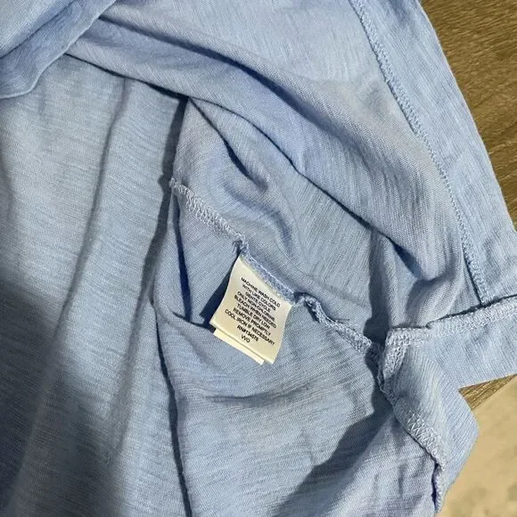 Vineyard vines top M light blue - Picture 6 of 6